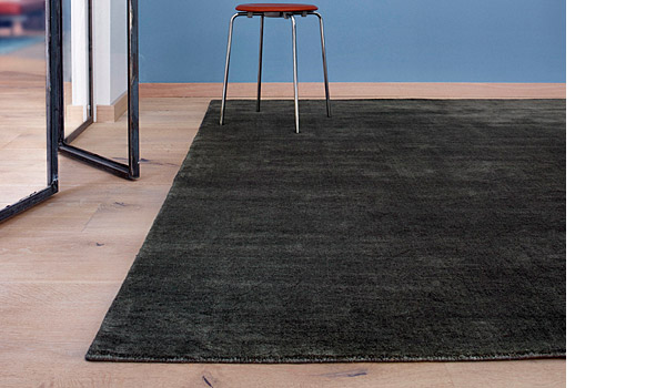 Earth rug, charcoal colour, by Massimo.