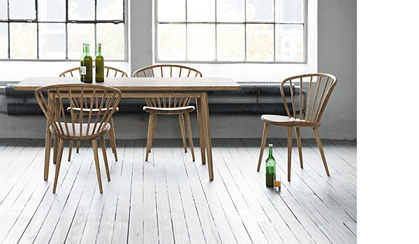 Miss Holly, dining chair and table in oak by Jonas Lindvall / Stolab.