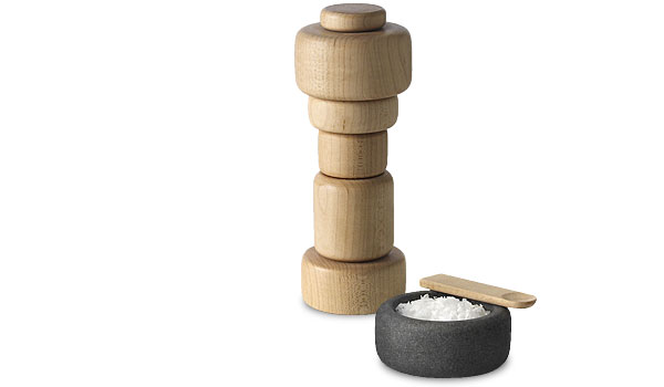 ONE salt container, seen here with plus pepper grinder in maple, by Norway Says / Muuto.