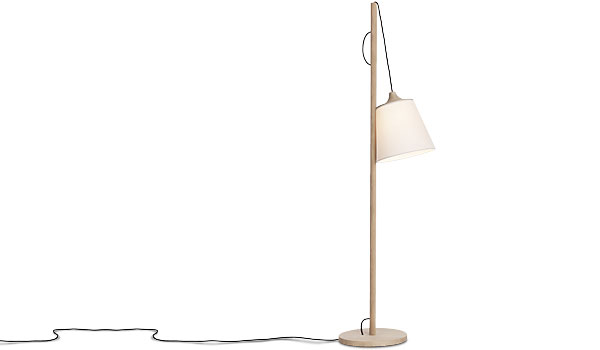 Pull, adjustable floor lamp by Whatswhat / Muuto.