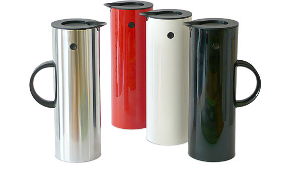 EM77, 1 liter thermo by Erik Magnussen/Stelton, in stainless steel and red, black or white.