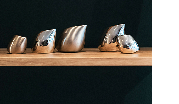 Aves birds on turning tray by Co Derr / Architect Made