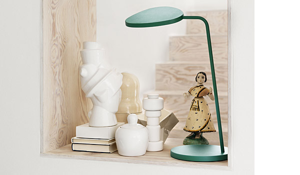 Closely separated vase, seen here in stacked module with plus pepper grinder, bulky suger bowl and leaf lamp, by Michael Geertsen / Muuto.