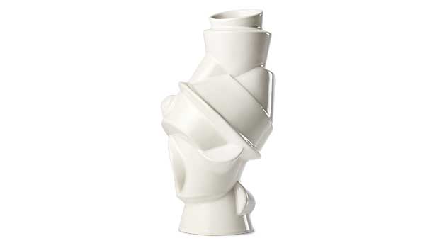 Closely separated, vase in white or yellow, by Michael Geertsen / Muuto.