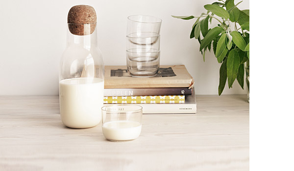 Corky, carafe and glasses by Andreas Engesvik / Muuto.