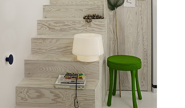 Cosy in white, table lamp with raw side table, by Harri Koskinen / Muuto.