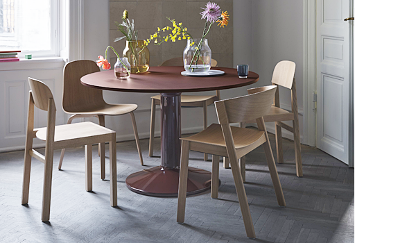 Cover side chair, seen here with 70/70 table and unfold lamp, by Thomas Bentzen / Muuto.