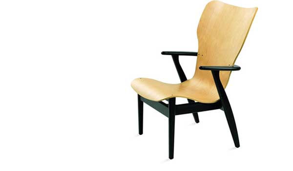 Domus lounge chair, with birch seat and black frame, by Ilmari Tapiovaara / Artek