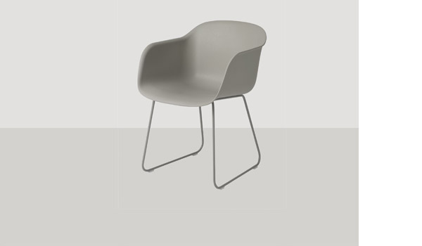 Fiber chair, here with grey shell and grey sled base, by Iskos-Berlin / Muuto.