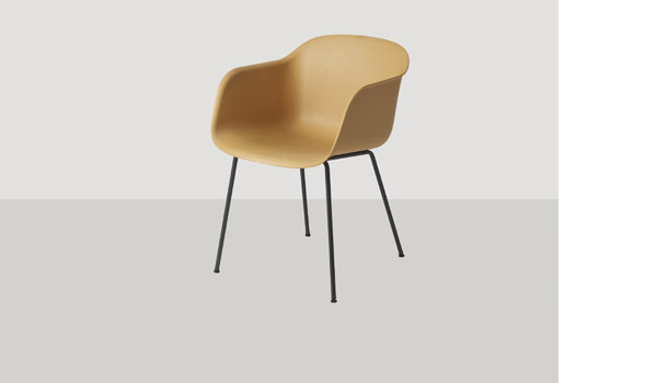 Fiber chair, here with nature shell and black sled base, by Iskos-Berlin / Muuto.