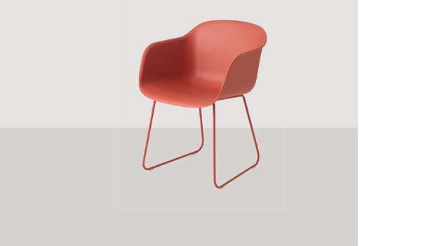 Fiber chair, here with red shell and red sled base, by Iskos-Berlin / Muuto.