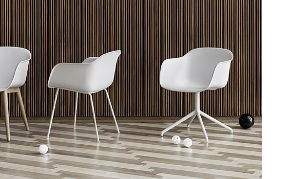 Fiber chair, here with white shell and white swivel base, by Iskos-Berlin / Muuto.