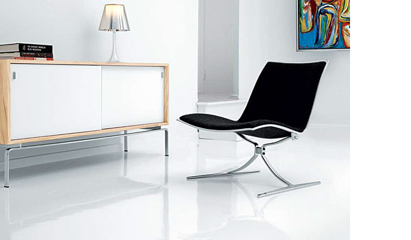 FK 710 Skater chair by Jørgen Kastholm / Lange Production.