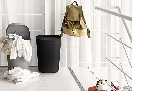 Hideaway waste- /laundry basket, available in two colours, by Mika Tolvanen / Muuto.