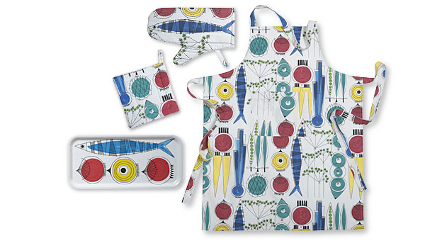 Picknick, apron, oven glove and mitt by Marianne Westman / Almedahl
