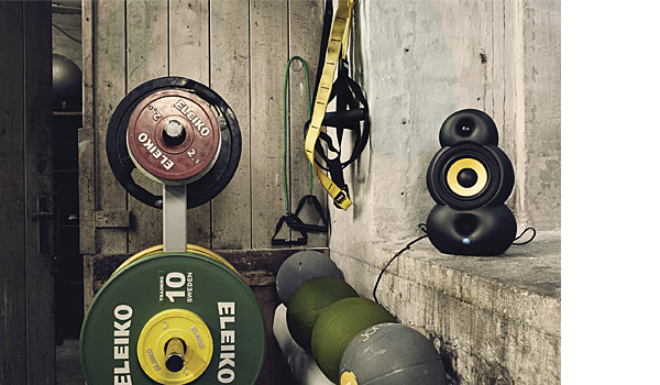 Micropod Bluetooth loudspeakers in black, in sport studio