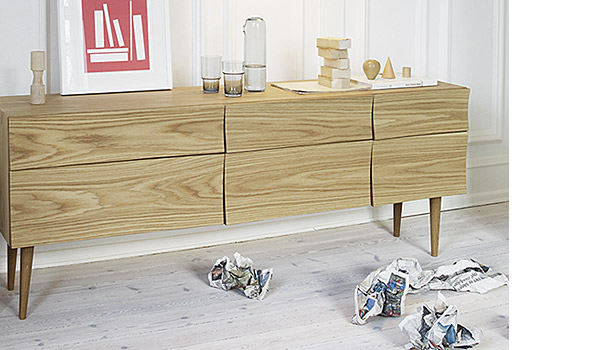 Same same but different, set of three glasses here seen on reflect sideboard with I'm Boo carafe by Norway Says / Muuto.