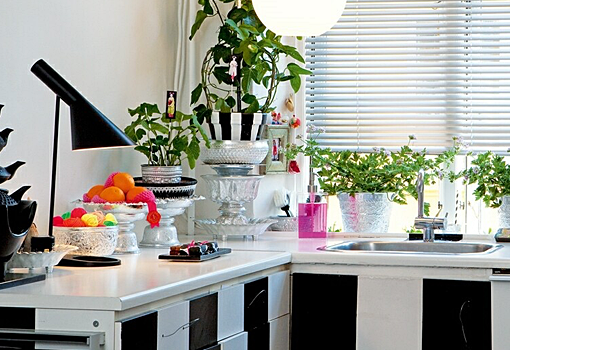 SALE! AJ Royal grey table lamp by Arne Jacobsen / Louis Poulsen. Condition = very good