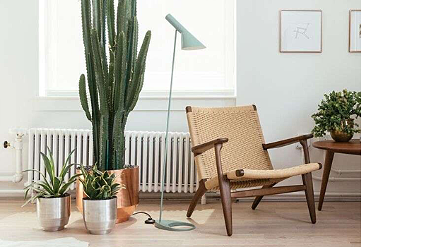 SALE! AJ Royal floor lamp by Louis Poulsen. Condition = very good