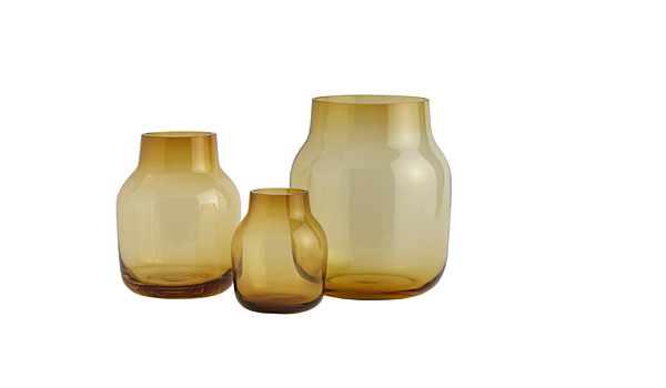 Silent, glass vase available in two sizes and four colours, by Andreas Engesvik / Muuto.