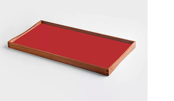 Turning Tray serving tray, here the small version in kimono red, by Finn Juhl / Architect Made.