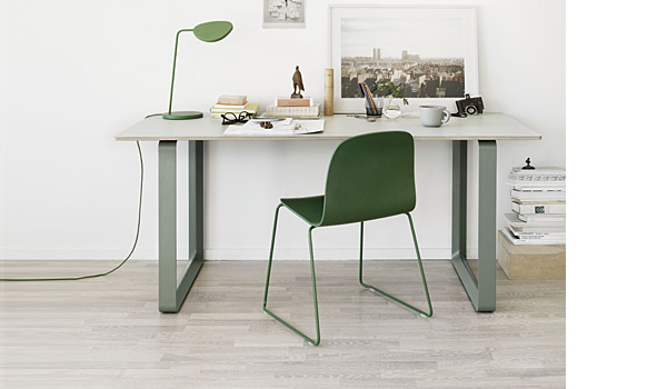 Visu chair with sled base, here with 70/70 table and leaf lamp, by Mika Tolvanen / Muuto.